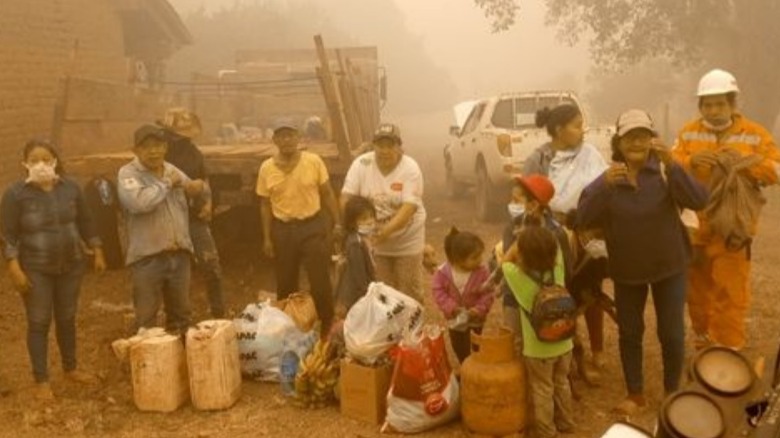 Familias evacuadas de la comunidad Palestina. Foto: Cortesía